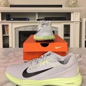 🆕 Woman’s Nike Golf Lunar Command 2